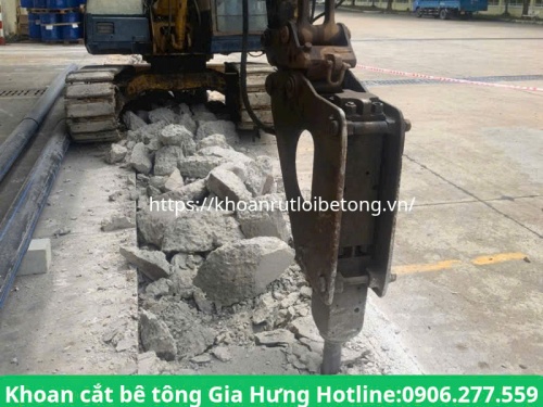 Đục phá bê tông bằng xe cơ giới giá rẻ