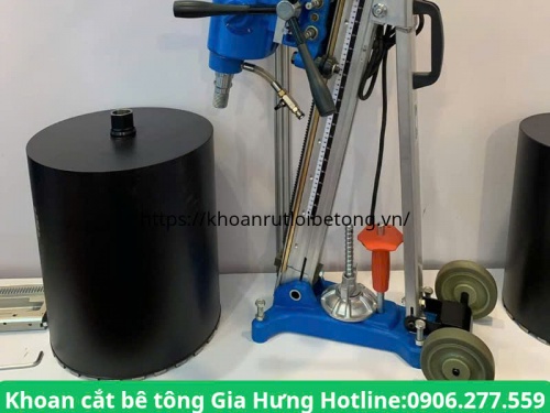 Thi Công Khoan Đục Bê Tông Dĩ An Bằng Máy Móc Hiện Đại